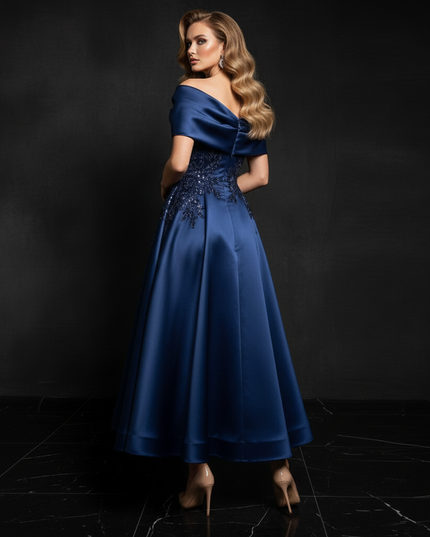 Satin Kleid Blue - Satin Abendkleid Blumenapplikation Marine - Off-Shoulder - Ansicht 2