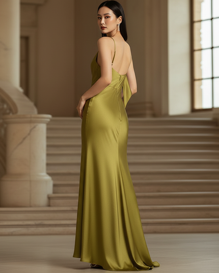 Satin Kleid - Satin Maxikleid Spaghettitraeger Olive - Rueschendetail - Ansicht 2